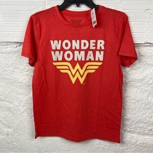 NWT DC COMICS WONDER WOMEN logo red short sleeve shirt size XS